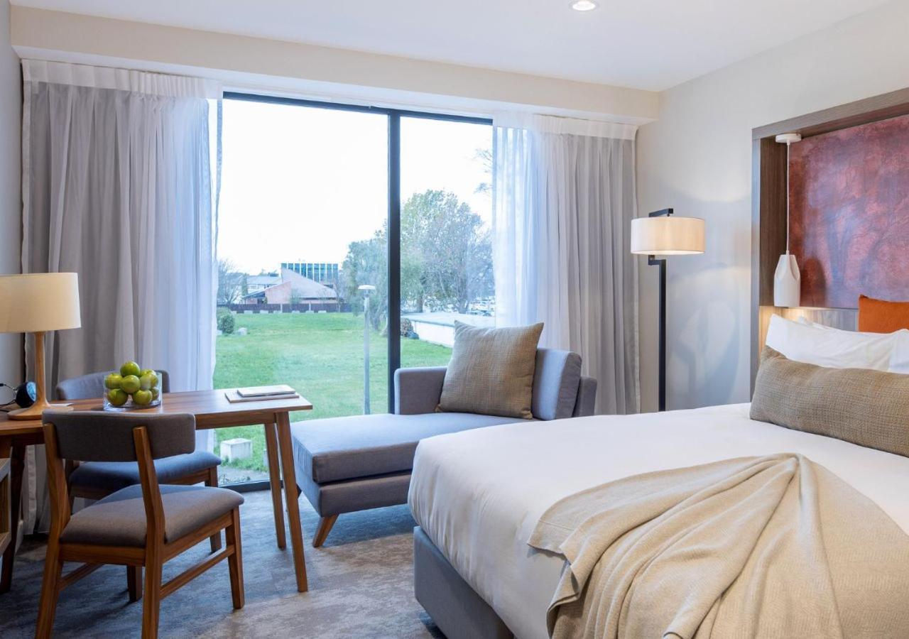 Sudima Christchurch City Eksteriør billede A guest room at the Hotel at Old Town Scottsdale