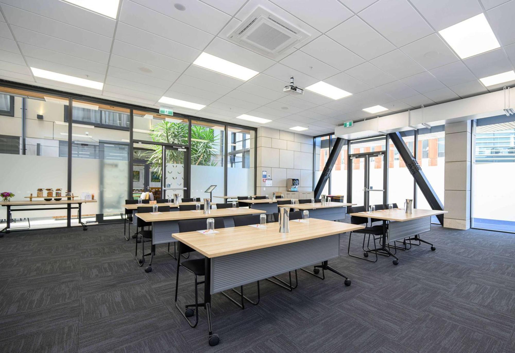 Sudima Christchurch City Eksteriør billede A classroom at the University of New South Wales