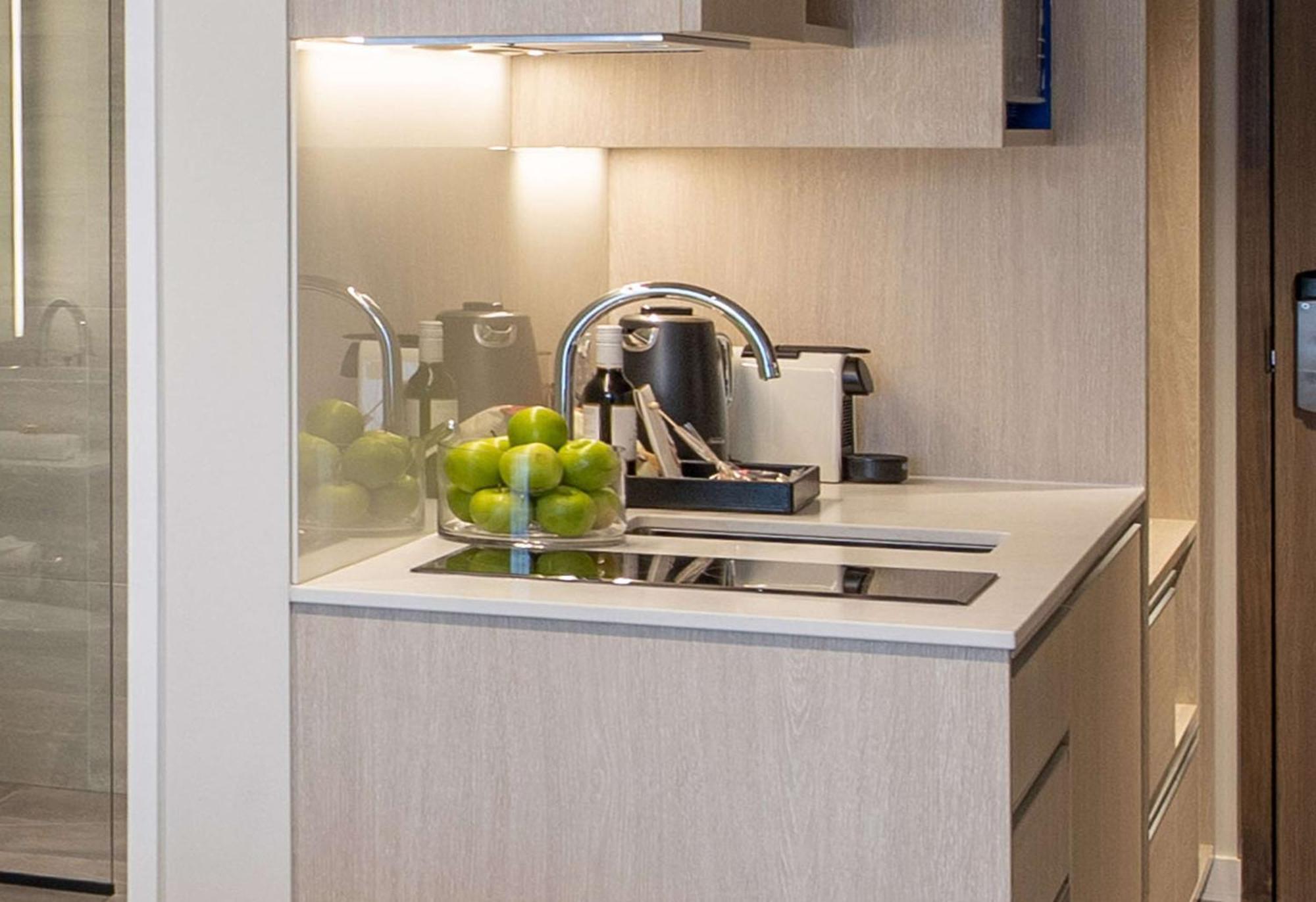 Sudima Christchurch City Eksteriør billede A kitchen in a serviced apartment